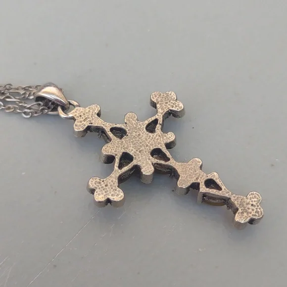 Gorgeous Cross Necklace  jewelry necklace - Picture 9 of 9